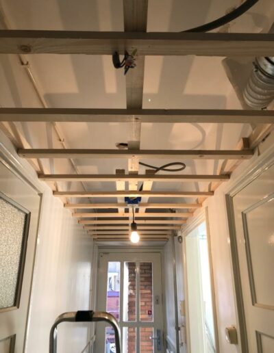 plafond-woning-renoveren-nieuw-plafond-vervangen-hofa-timmerwerken-veluwe-nunspeet